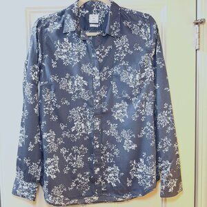 Gap blouse grey with white flowers, size medium, The Fitted Boyfriend